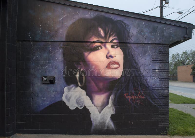 Selena wall mural by Theo Ponchaveli, Dallas, Texas