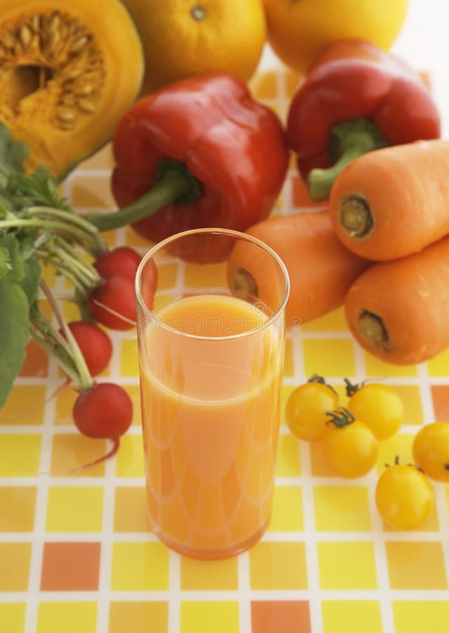 Pictures of fresh fruit and vegetable drinks.