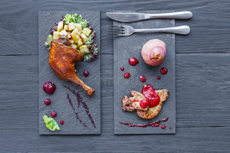 Piec pasztet z gęsich wątróbek i, restauracyjny karmowy zbliżenie zdjęcie stock Piec pasztet z gęsich wątróbek i, restauracyjny karmowy zbliżenie zdjęcie stock