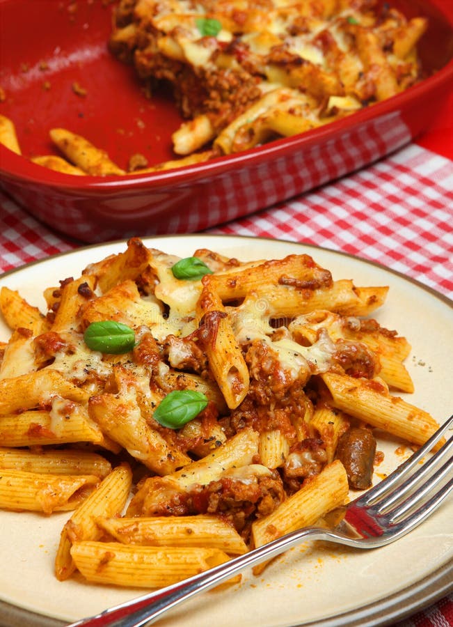 Piec posiłku makaronu rigatoni zdjęcia stock