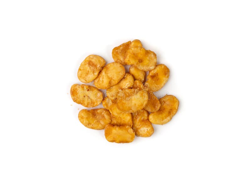 Pieczone szerokie ziarna przekąsić izolowane smażone vicia faba pikantne leguma chrupiące duże chipsy fasolowe do sałatek fotografia stock