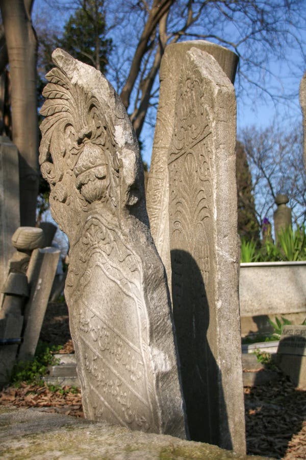 Piedra de la tumba antigua, el período de Ottoman, Turquía imágenes de archivo libres de regalías Piedra de la tumba antigua, el período de Ottoman, Turquía imágenes de archivo libres de regalías