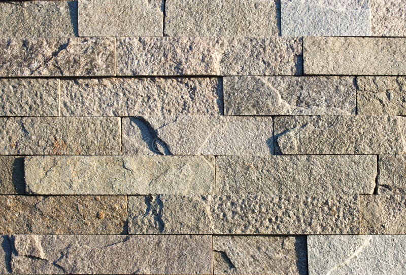 Piedra moderna del multicolor, pared de la piedra arenisca del travertino de la pizarra usada para el fondo imágenes de archivo libres de regalías Piedra moderna del multicolor, pared de la piedra arenisca del travertino de la pizarra usada para el fondo imágenes de archivo libres de regalías