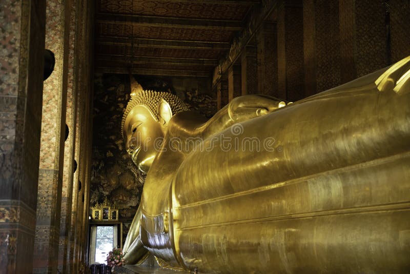 Pieds de vue du Bouddha étendu à Bangkok image stock Pieds de vue du Bouddha étendu à Bangkok image stock