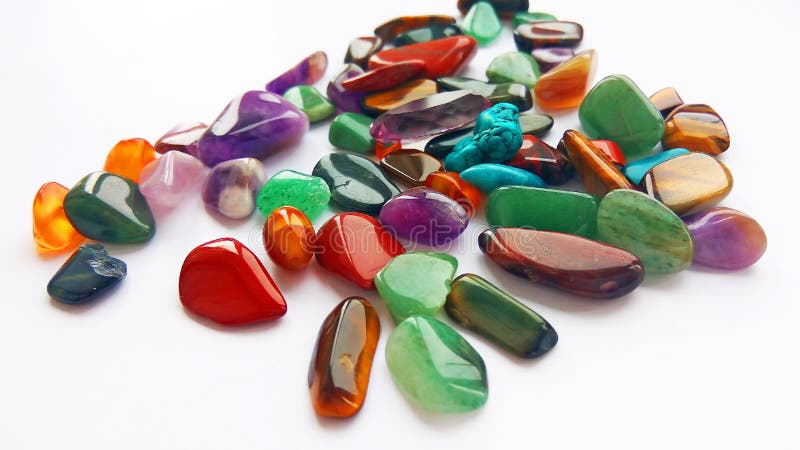 Pierres gemmes et gemmes semi précieuses colorées lumineuses multiples pour la décoration images stock Pierres gemmes et gemmes semi précieuses colorées lumineuses multiples pour la décoration images stock