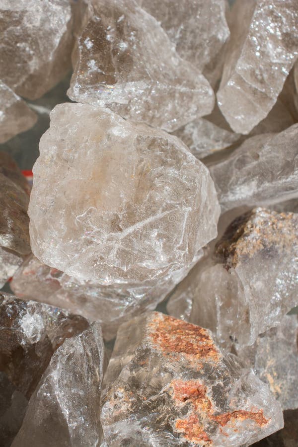 pietra citrina del semigem come cristalli minerali di geode della roccia fotografie stock pietra citrina del semigem come cristalli minerali di geode della roccia fotografie stock