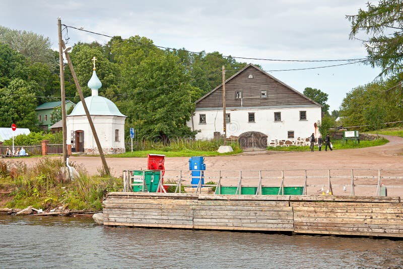 Pijler op het Eiland Valaam royalty-vrije stock afbeeldingen Pijler op het Eiland Valaam royalty-vrije stock afbeeldingen