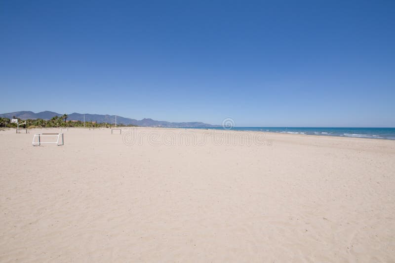 Pijnboomstrand in Grao van de mening van Castellon Benicassim royalty-vrije stock foto's Pijnboomstrand in Grao van de mening van Castellon Benicassim royalty-vrije stock foto's