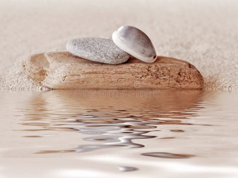 Pila del ZEN Stone, reflexiones del agua fotos de archivo libres de regalías Pila del ZEN Stone, reflexiones del agua fotos de archivo libres de regalías