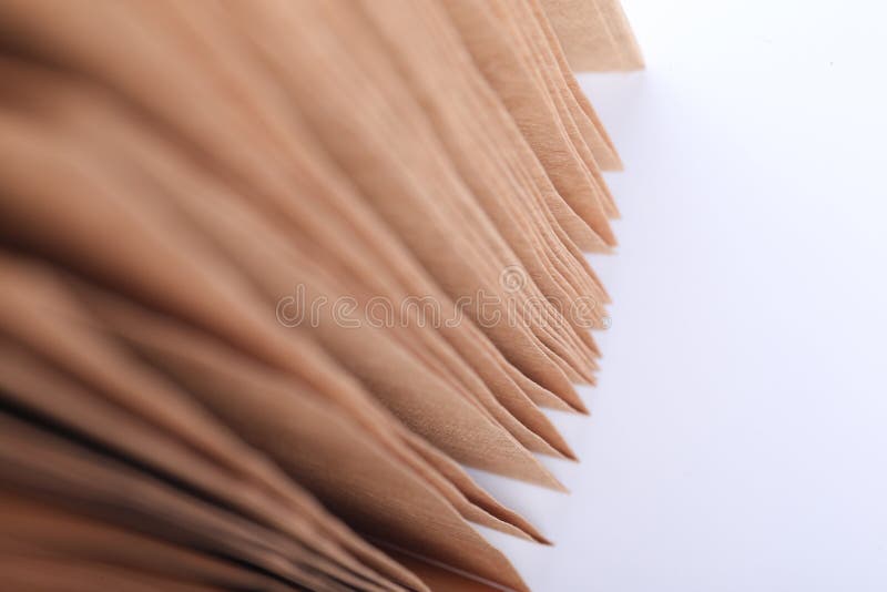 Pila di documento di pagina della carta marrone immagini stock libere da diritti Pila di documento di pagina della carta marrone immagini stock libere da diritti