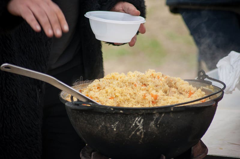 Pilaf, Cocinado Al Aire Libre Foto de archivo Imagen de pilaf, crisol