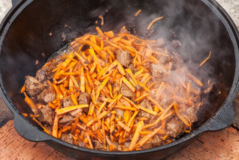 Pilaf, Pilaw, Plov, Reis Mit Fleisch In Der Wanne Abschluss Oben ...