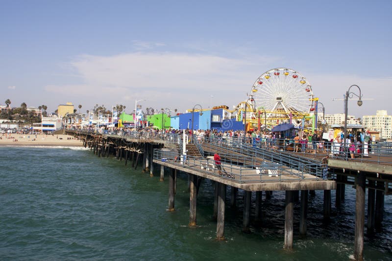 Pilastro della spiaggia della Santa Monica immagine stock libera da diritti Pilastro della spiaggia della Santa Monica immagine stock libera da diritti