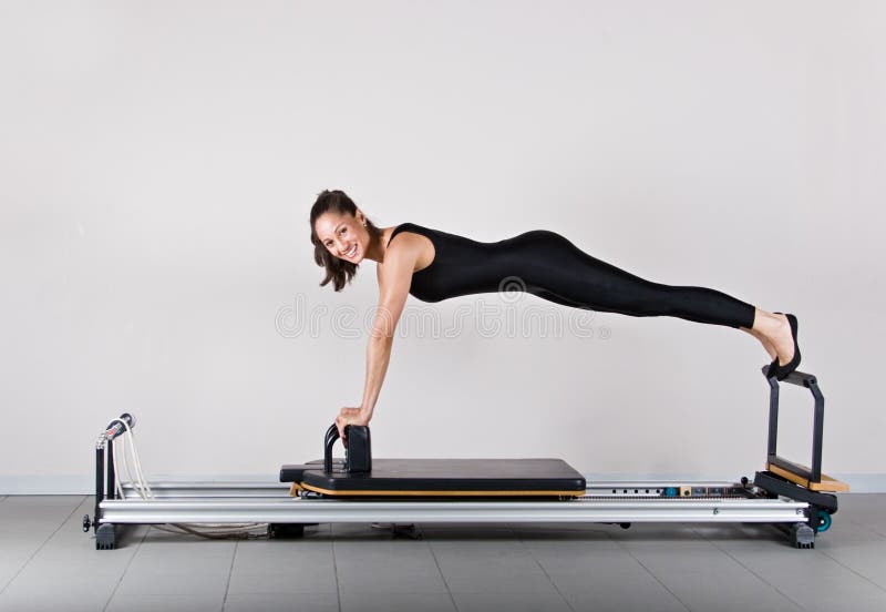 Pilates da ginástica imagens de stock royalty free Pilates da ginástica imagens de stock royalty free