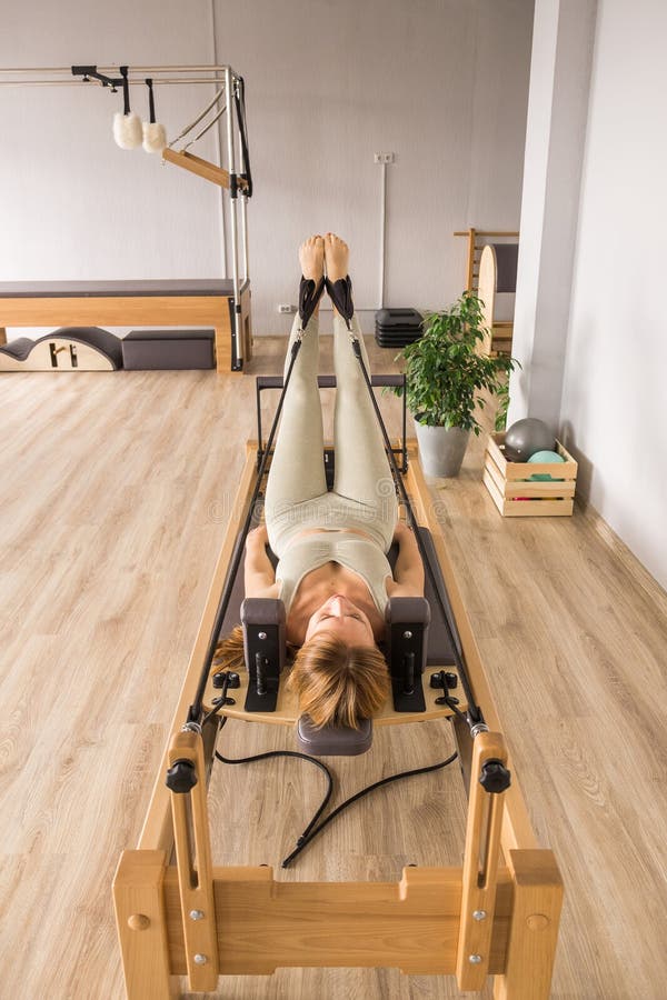 Equipamento de pilates reformador cama reformador pilates estúdio máquina  para exercícios de fitness no ginásio ajuste healt