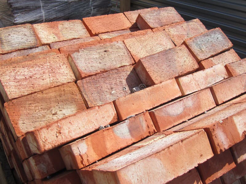 Pile de briques rouges de silicate photo libre de droits Pile de briques rouges de silicate photo libre de droits