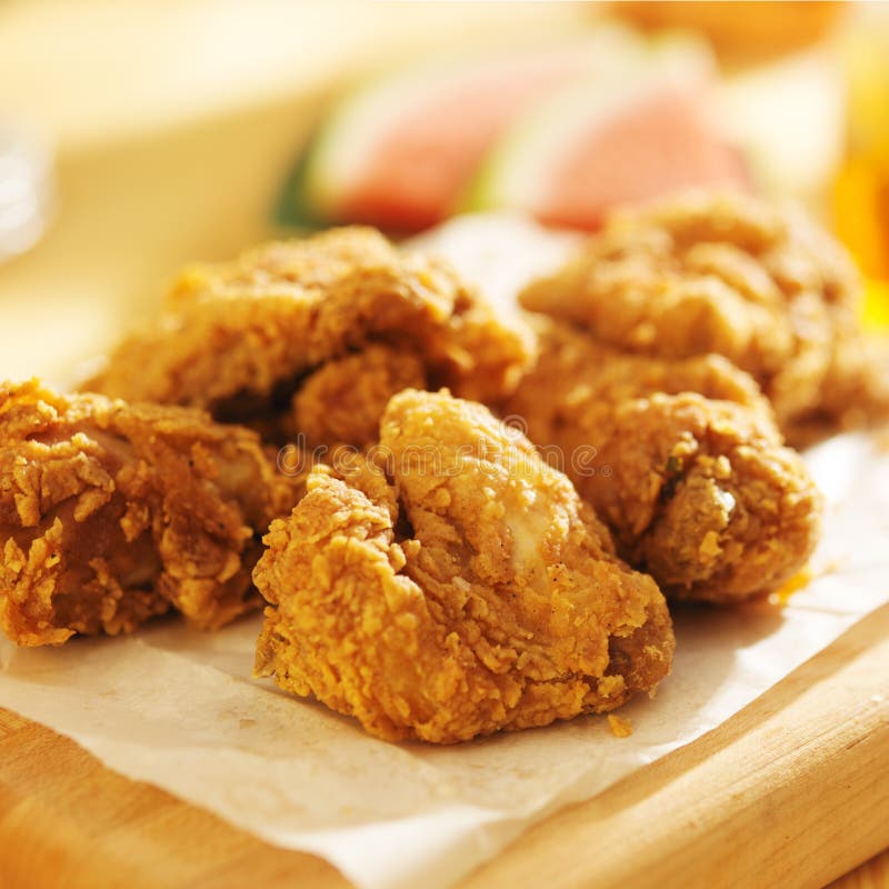 Pile de poulet frit image stock Pile de poulet frit image stock