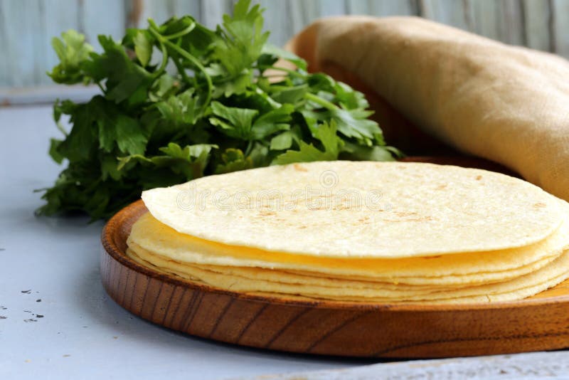 Pile de tortillas de maïs image stock Pile de tortillas de maïs image stock
