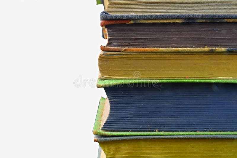 Pile des livres de cru de livre à couverture dure d'isolement avec l'espace de copie Fond blanc Plan rapproché images stock Pile des livres de cru de livre à couverture dure d'isolement avec l'espace de copie Fond blanc Plan rapproché images stock