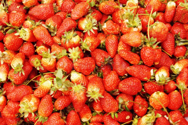 A pile of strawberries