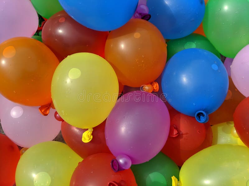 A pile of water bombs balloons