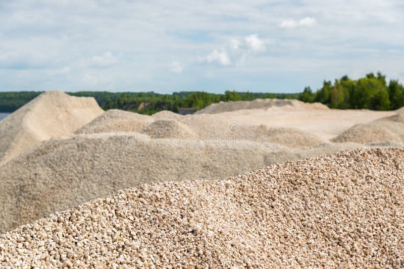 Pilha Da Pedra Do Macadame Na Pedreira Imagem de Stock Imagem de