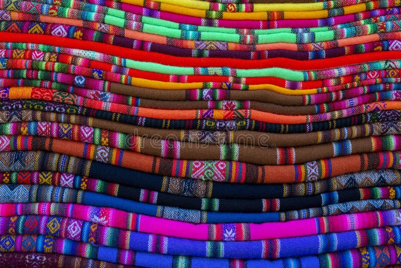 Pilha de coberturas bolivianas imagem de stock Pilha de coberturas bolivianas imagem de stock