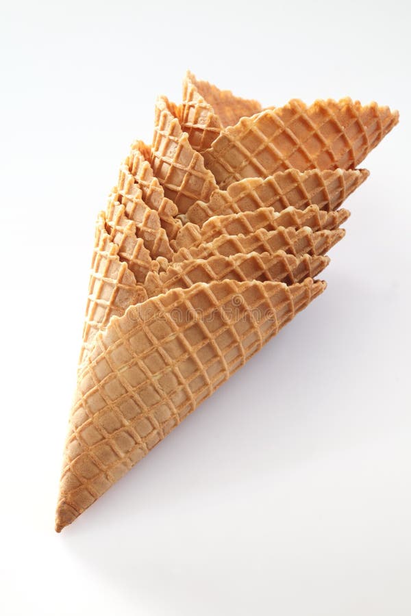 Pilha de cones de gelado imagem de stock