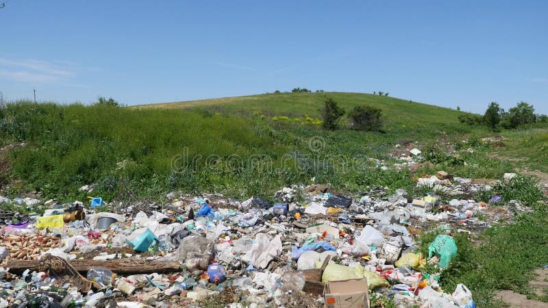 Montão de lixo a céu aberto imagens de stock