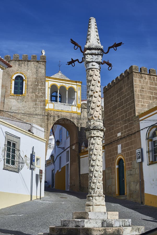 Pillory in Largo de Santa Clara square. Elvas, Portugal. stock photography Pillory in Largo de Santa Clara square. Elvas, Portugal. stock photography