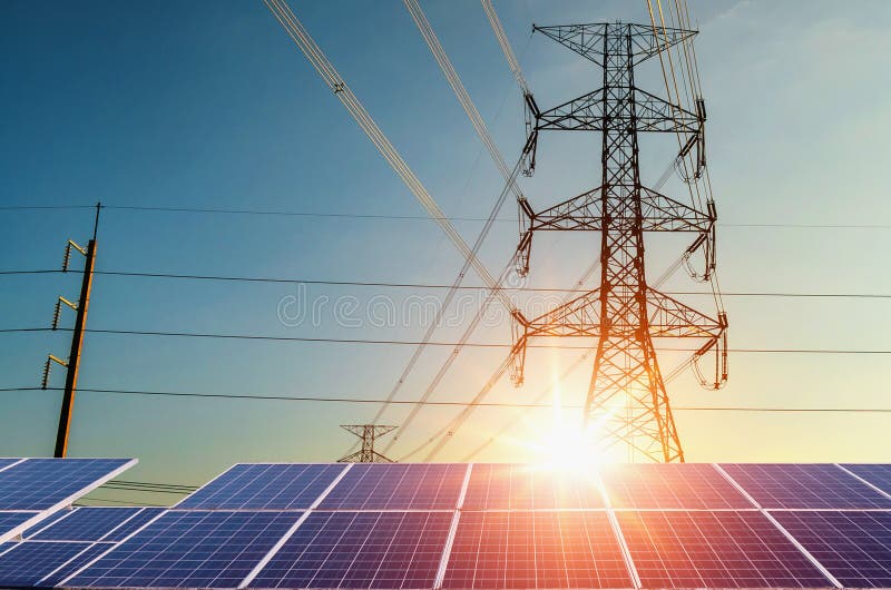 pilone di elettricità con i pannelli solari ed il tramonto Ener di potere pulito fotografia stock libera da diritti pilone di elettricità con i pannelli solari ed il tramonto Ener di potere pulito fotografia stock libera da diritti