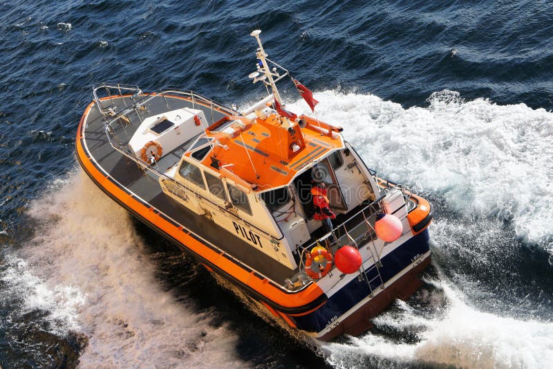 Pilot boat