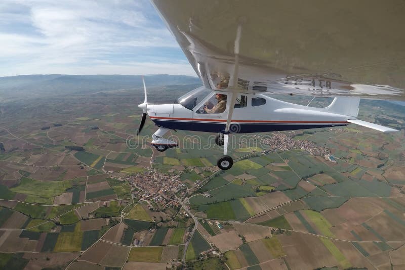 Pilot samolotem jednosilnikowym w prowincji la rioja zdjęcia stock