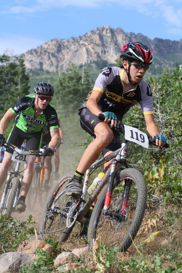 Ciclista de BTT imagens de stock