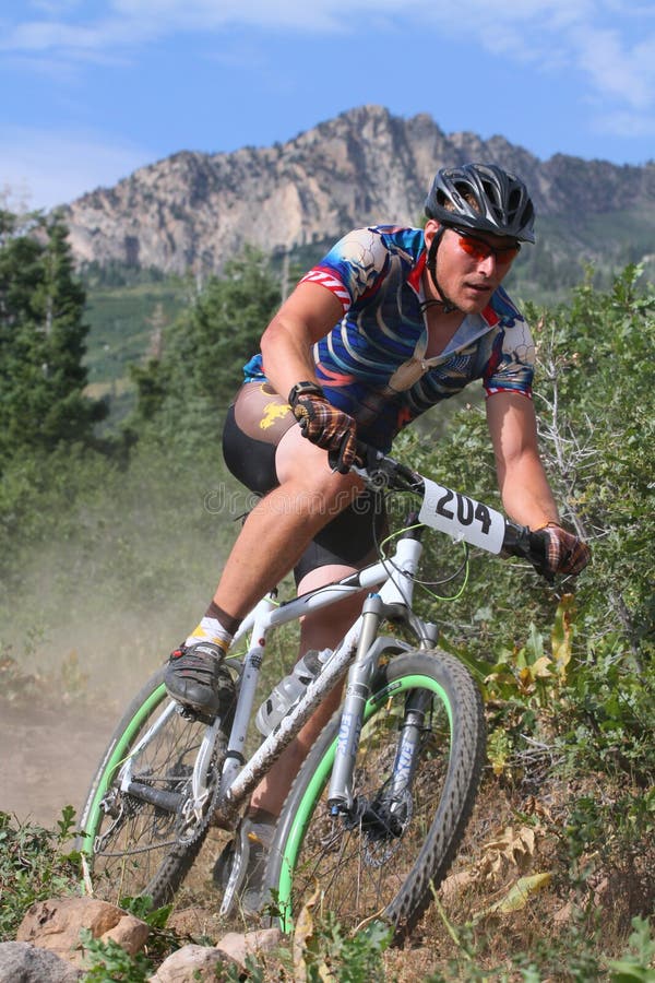 Ciclista de BTT imagens de stock royalty free