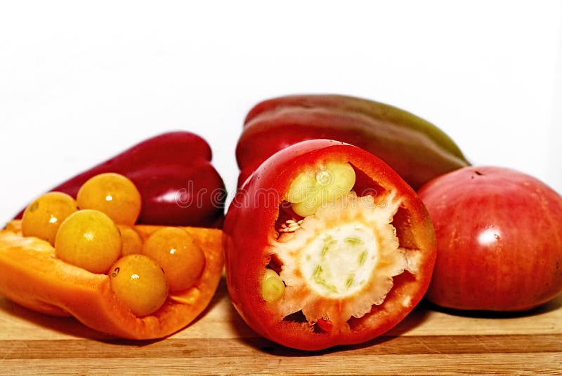 Pimenta e tomates fotografia de stock royalty free Pimenta e tomates fotografia de stock royalty free