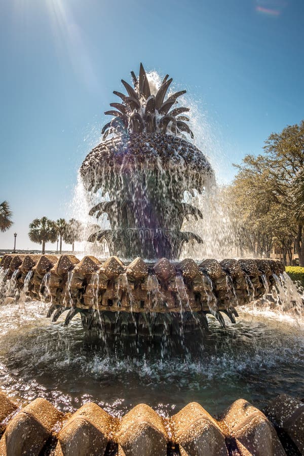 The Pineapple Fountain, at the Waterfront Park in Charleston Stock