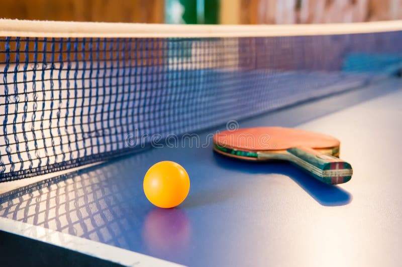 Ping-pong - raquette, boule, table photographie stock Ping-pong - raquette, boule, table photographie stock