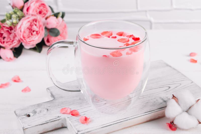 Pink matcha: Màu hồng và hương vị độc đáo của trà matcha hồng sẽ làm say đắm bạn. Dễ dàng hình dung được hương vị như thế nào qua hình ảnh trà matcha hồng này. Hãy chuẩn bị cốc trà và tìm hiểu về trà matcha hồng. 54: Nature background: Thành phố bận rộn không có gì so sánh với vẻ đẹp của thiên nhiên. Hình ảnh này sẽ làm bạn bị thu hút với những cánh rừng, đồi núi và những con sông trong lành, tạo ra một bối cảnh tuyệt đẹp. 55: Pink orchid: Hoa lan hồ điệp màu hồng là sự lựa chọn tuyệt vời cho bất kỳ dịp quan trọng nào trong cuộc sống của bạn. Với hình ảnh hoa lan hồ điệp màu hồng này, bạn sẽ cảm nhận được vẻ đẹp độc đáo của nó. Hãy khám phá và chiêm ngưỡng sự độc đáo của hoa lan hồ điệp.