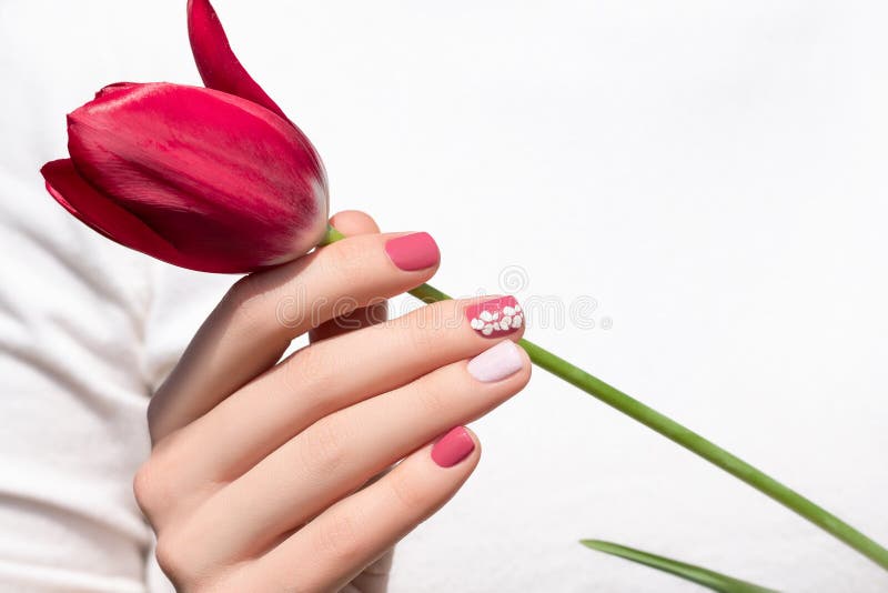 30+ Tulip Nail Designs 2023 | Negle