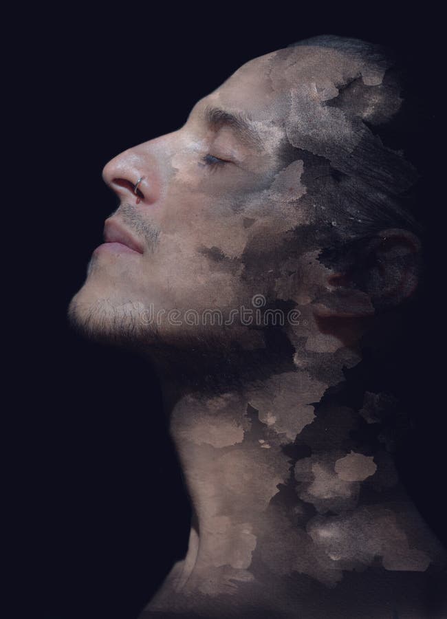 Pintoresca. concepto de salud mental representado en un retrato de doble exposición. aislado en un fondo negro imagenes de archivo