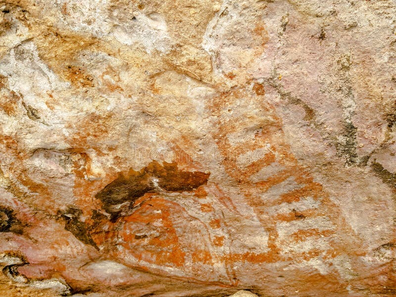 A pintura pré-histórica da escada ou os sinais especiais na prateleira da rocha em Phu Phra golpeiam o parque histórico foto de stock A pintura pré-histórica da escada ou os sinais especiais na prateleira da rocha em Phu Phra golpeiam o parque histórico foto de stock