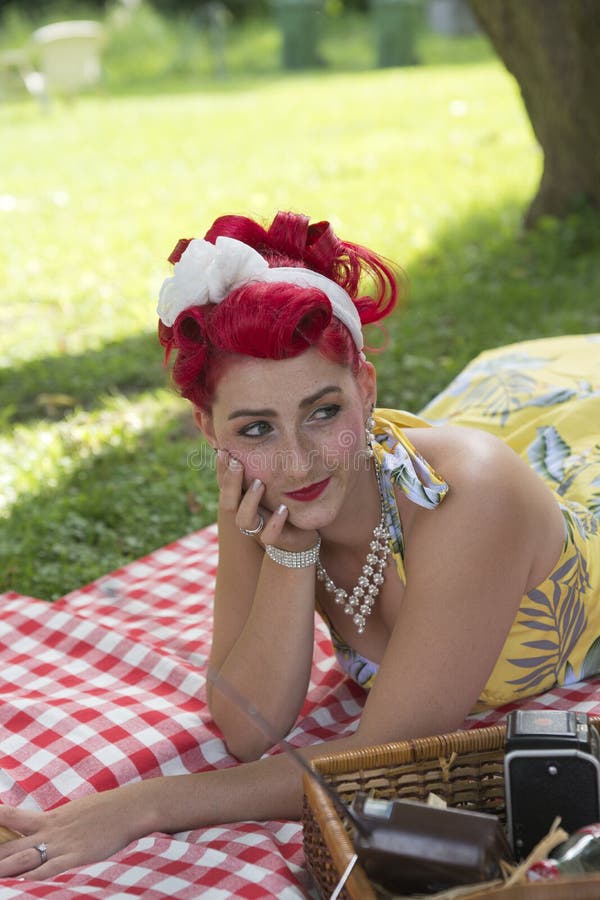 Pinup exterior imagem de stock Pinup exterior imagem de stock