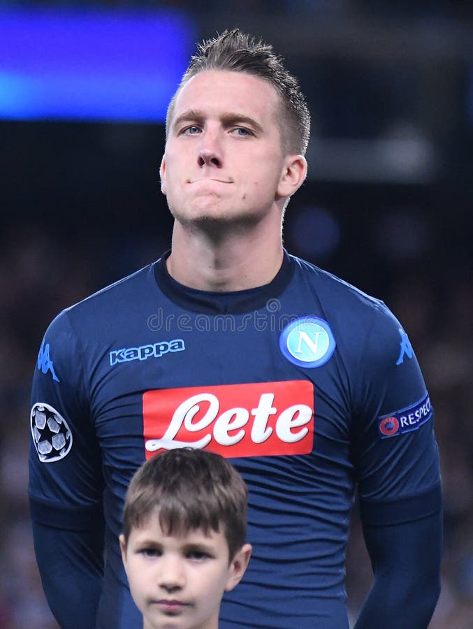 Piotr Zielinski Jogador Napoli Durante Série Jogos Campeonato Italiano  Napoli — Fotografia de Stock Editorial © VincenzoIzzo #620265956