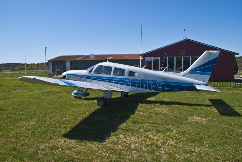 Pifferaio2 8140 (arciere) è un americano privato un aereo sviluppato secondo pifferaio un aereo azienda.