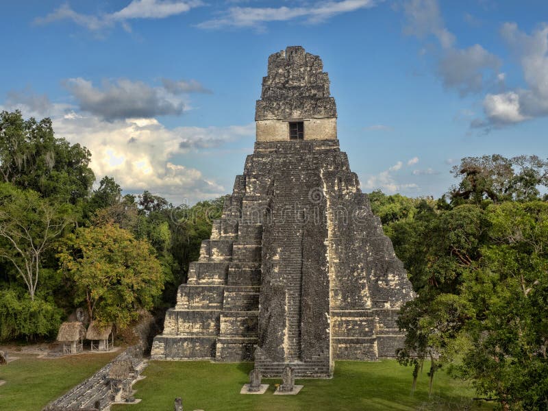 Piramide Van Jaguar in De Nationale Belangrijkste Mayan Stad Van Tikal ...