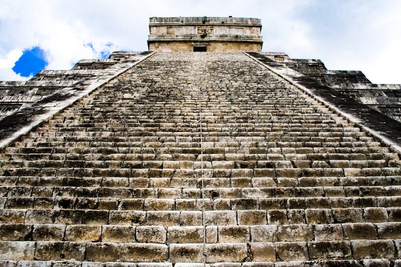 Pirámide de Chichen Itza, México imagenes de archivo Pirámide de Chichen Itza, México imagenes de archivo