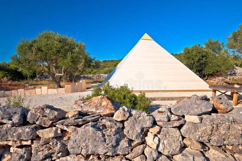 Pirâmide de Sali na ilha de Dugi Otok