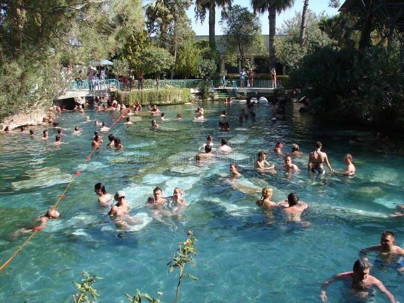 Piscine de Cleopatras dans Pamukkale Turquie photo stock Piscine de Cleopatras dans Pamukkale Turquie photo stock