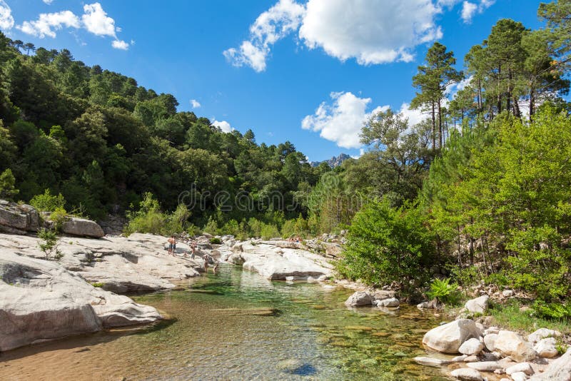 Piscine Naturelle De Cavu Aux Montagnes De La Corse Photo stock - Image
